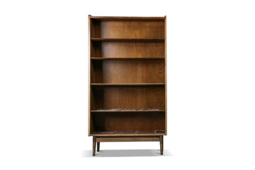 NARROW JOHANNES SORTH BOOKCASE IN NUTWOOD